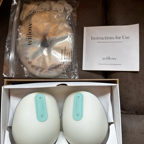 Willow Wearable Breast Pump - White and Mint - Picture 1 of 4